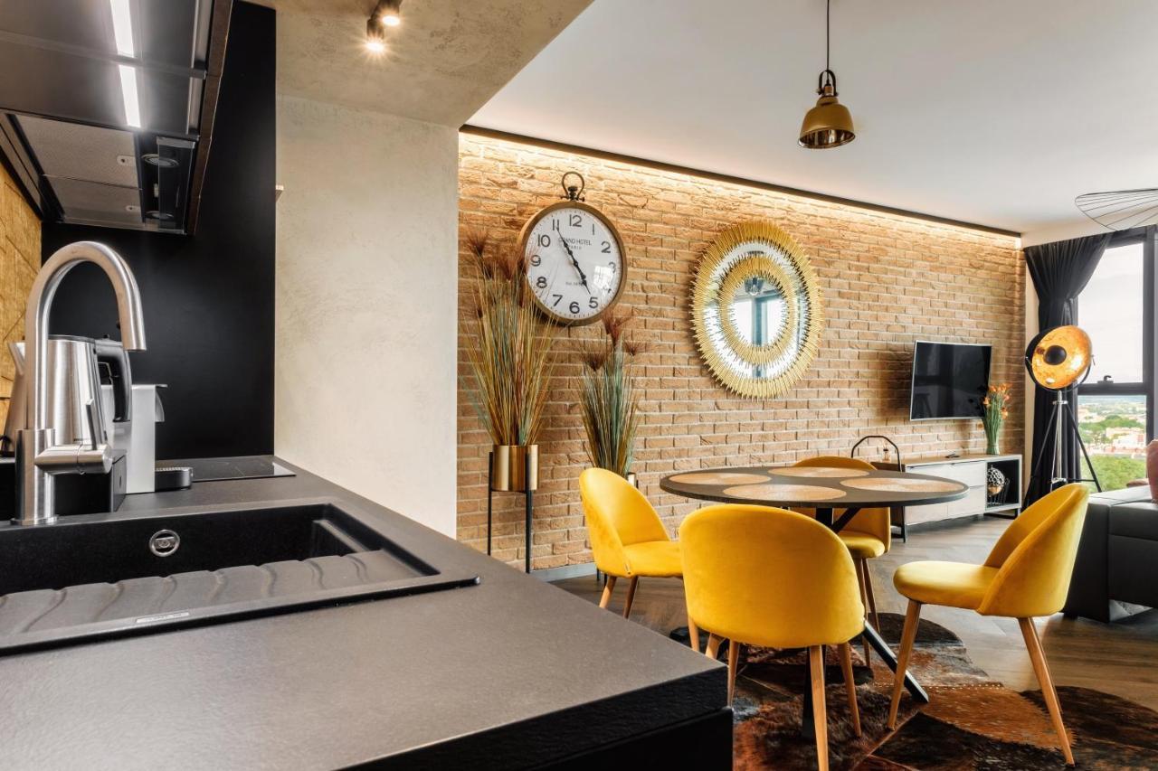 Skyview Suite - Niepowtarzalny Widok I Basen Lublin Exteriör bild