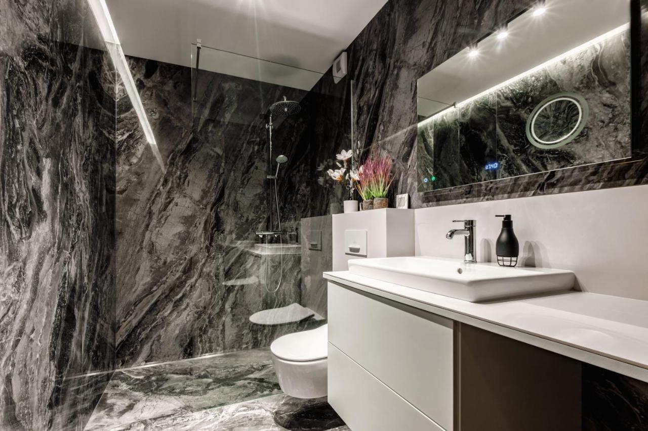 Skyview Suite - Niepowtarzalny Widok I Basen Lublin Exteriör bild